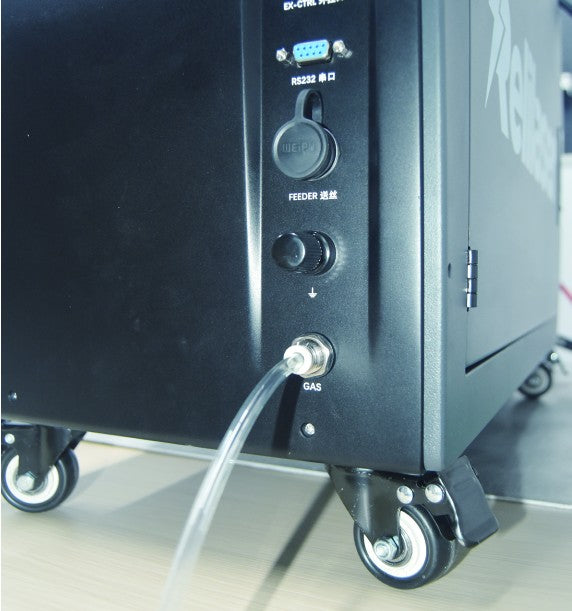 Shielding gas connection on the XMetal machine from the manual